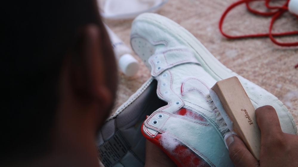 How do professionals clean the sneakers?